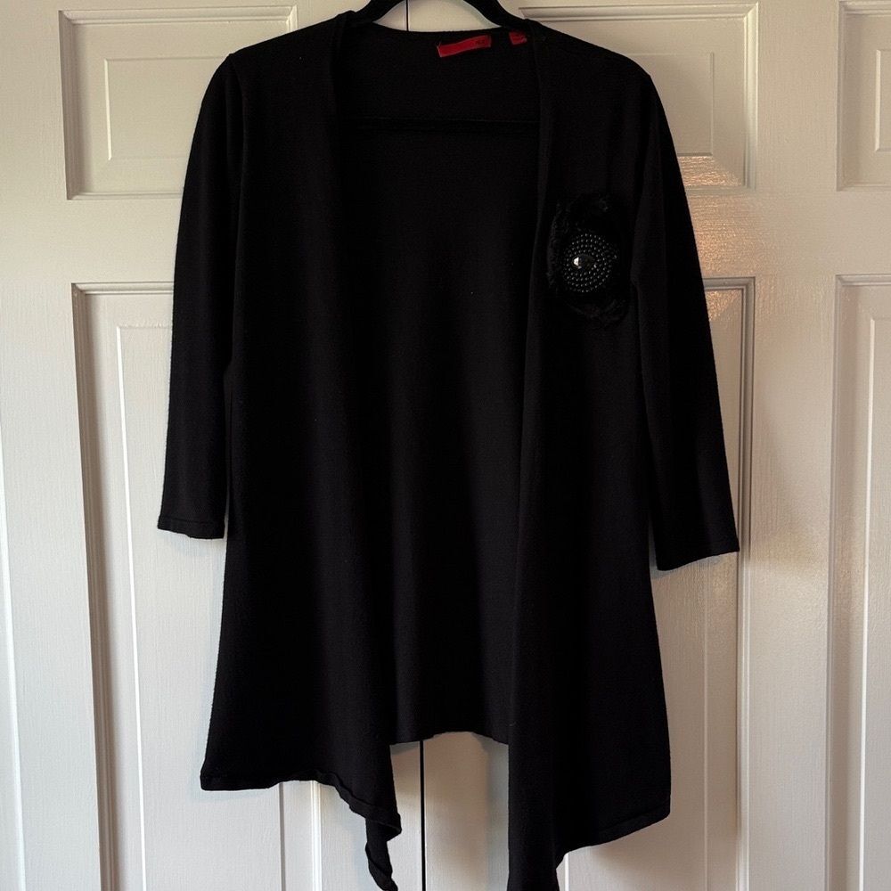 RED BLACK LONG OPEN FRONT LONG CARDIGAN EMBELLISHED LAGENLOOK SIZE MEDIUM